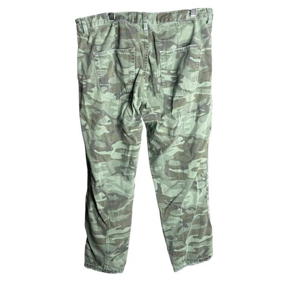 AMO Slouch Trouser Spring Camo Size 32 - Picture 6 of 7